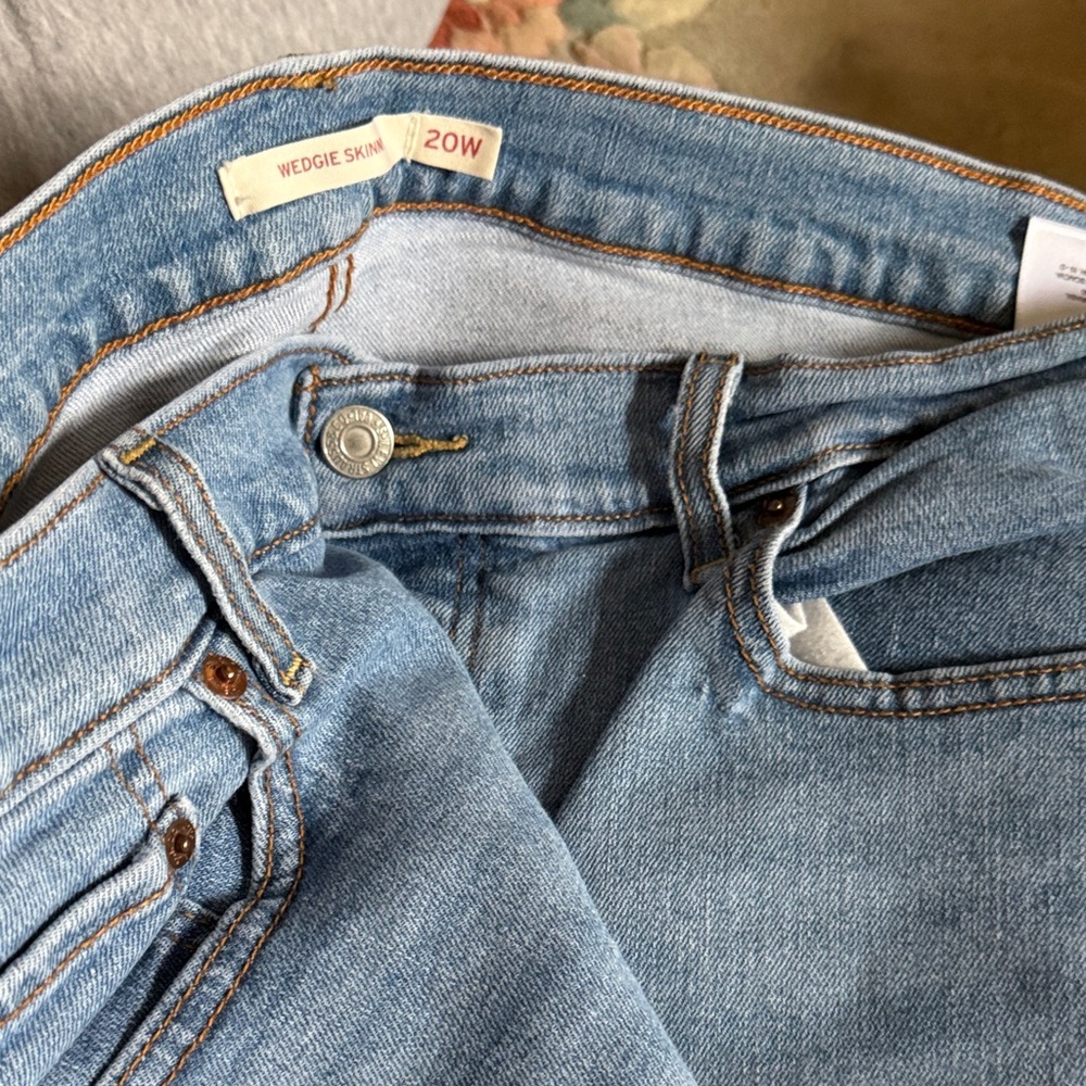 Levi's Light Blue Women's Skinny Jeans
